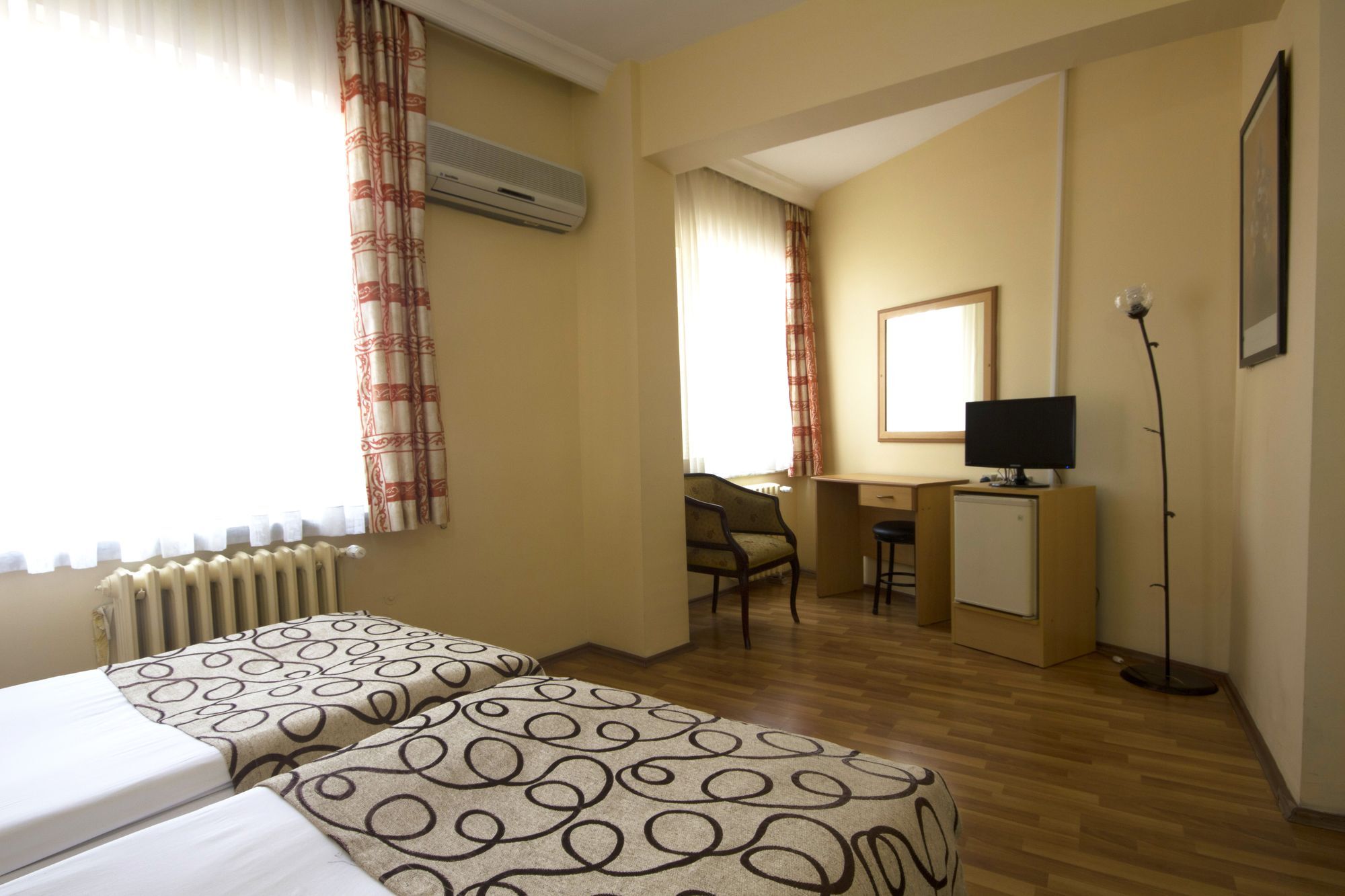 Acikgoz Hotel Одрин Екстериор снимка